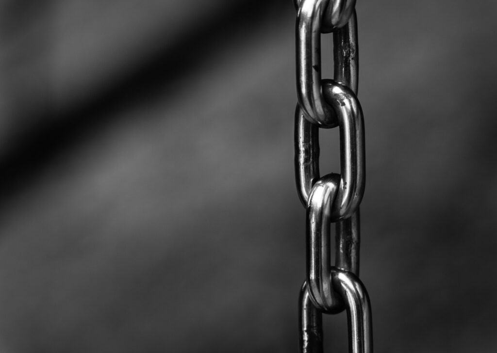 Why Property Chains are Collapsing and How Cash Buyers Can Help?